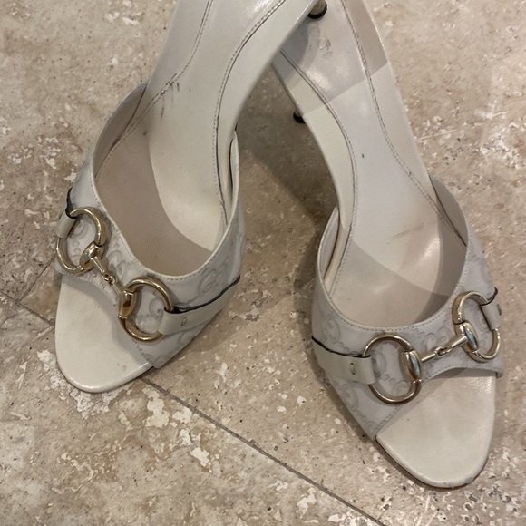 Gucci low heel size 8 1/2 - Picture 3 of 7